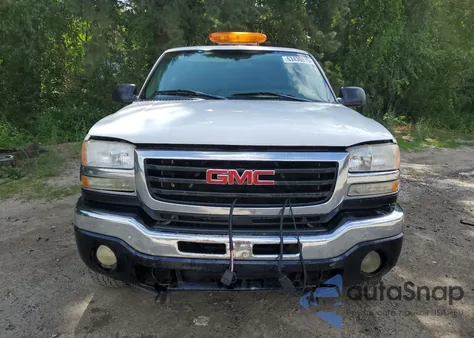 2005 GMC Sierra K2500 Heavy Duty из США, поврежденный, VIN 1GTHK23U35F881594